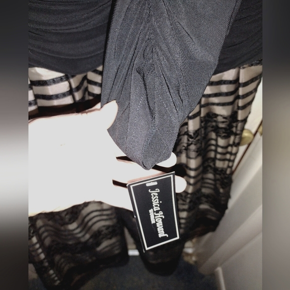 Jessica Howard Black Lace and Sequin Party Dress - Picture 3 of 9